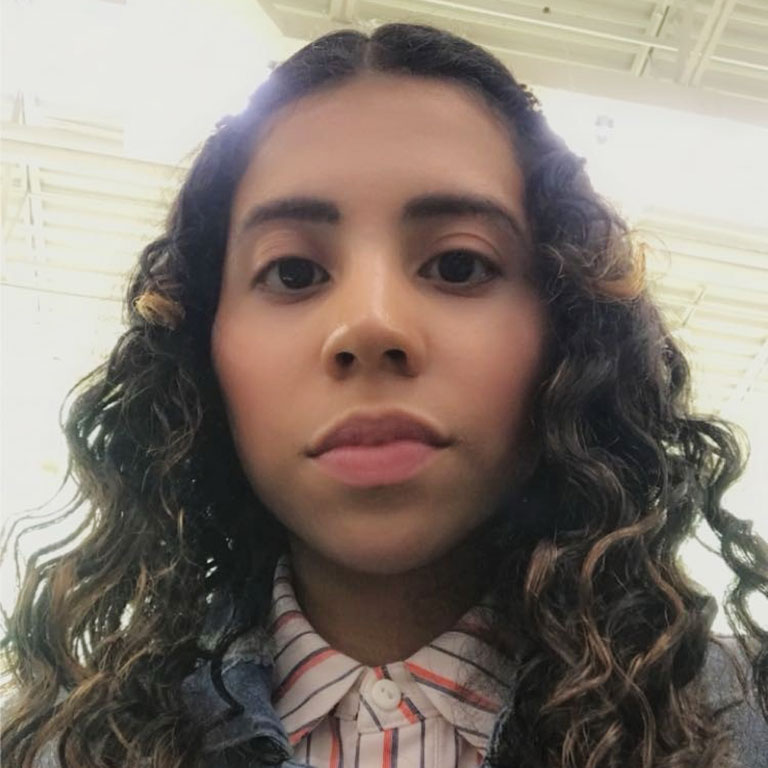 /students/graduates/testimonials/transition-to-teaching/students/lourdes-rodriquez.jpg